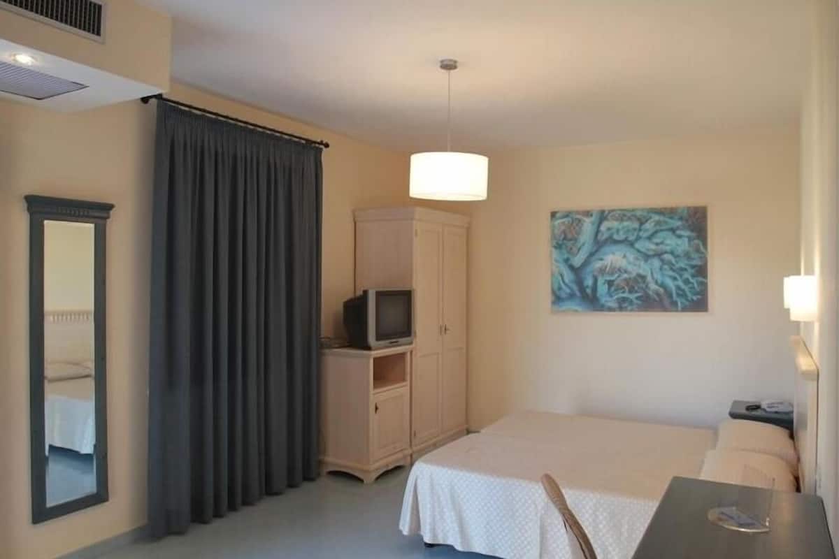 1 chambre, minibar, coffres-forts dans les chambres