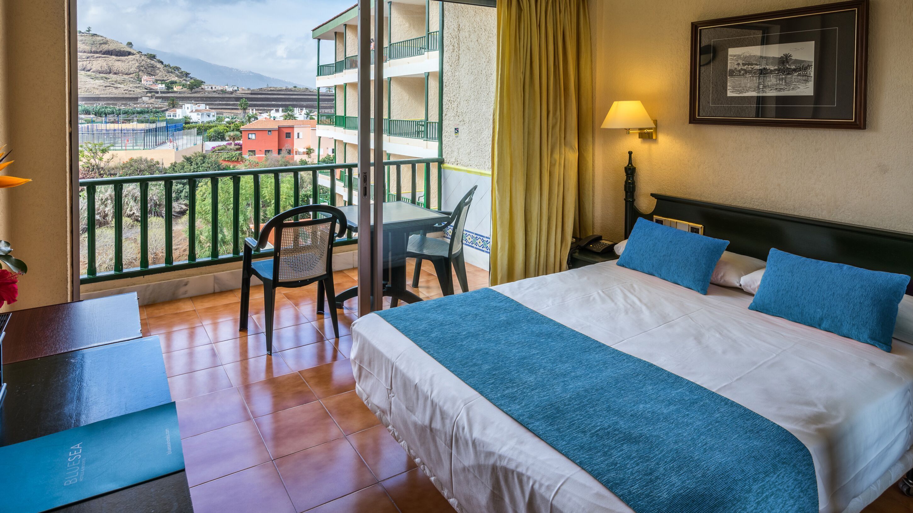 Minibar, desk, blackout curtains, free WiFi