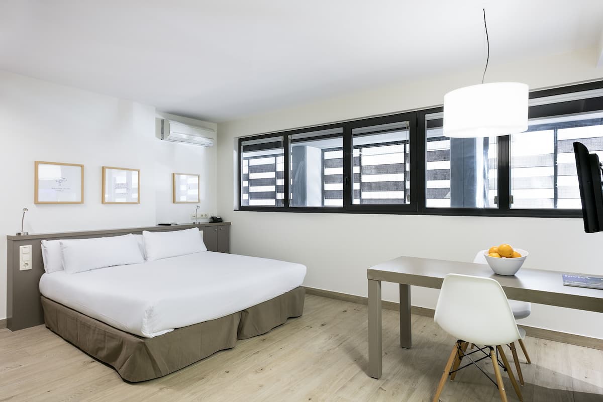1 bedroom, premium bedding, down duvets, in-room safe