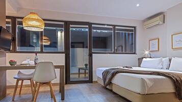 Tweepersoonskamer, terras | 1 slaapkamer, luxe beddengoed, donzen dekbedden, een kluis op de kamer