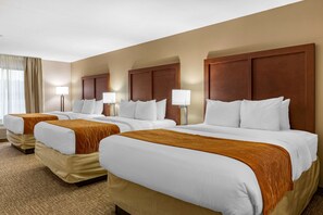 Premium bedding, down comforters, pillowtop beds, desk - Comfort Inn Smithfield near I-95 (Smithfield)