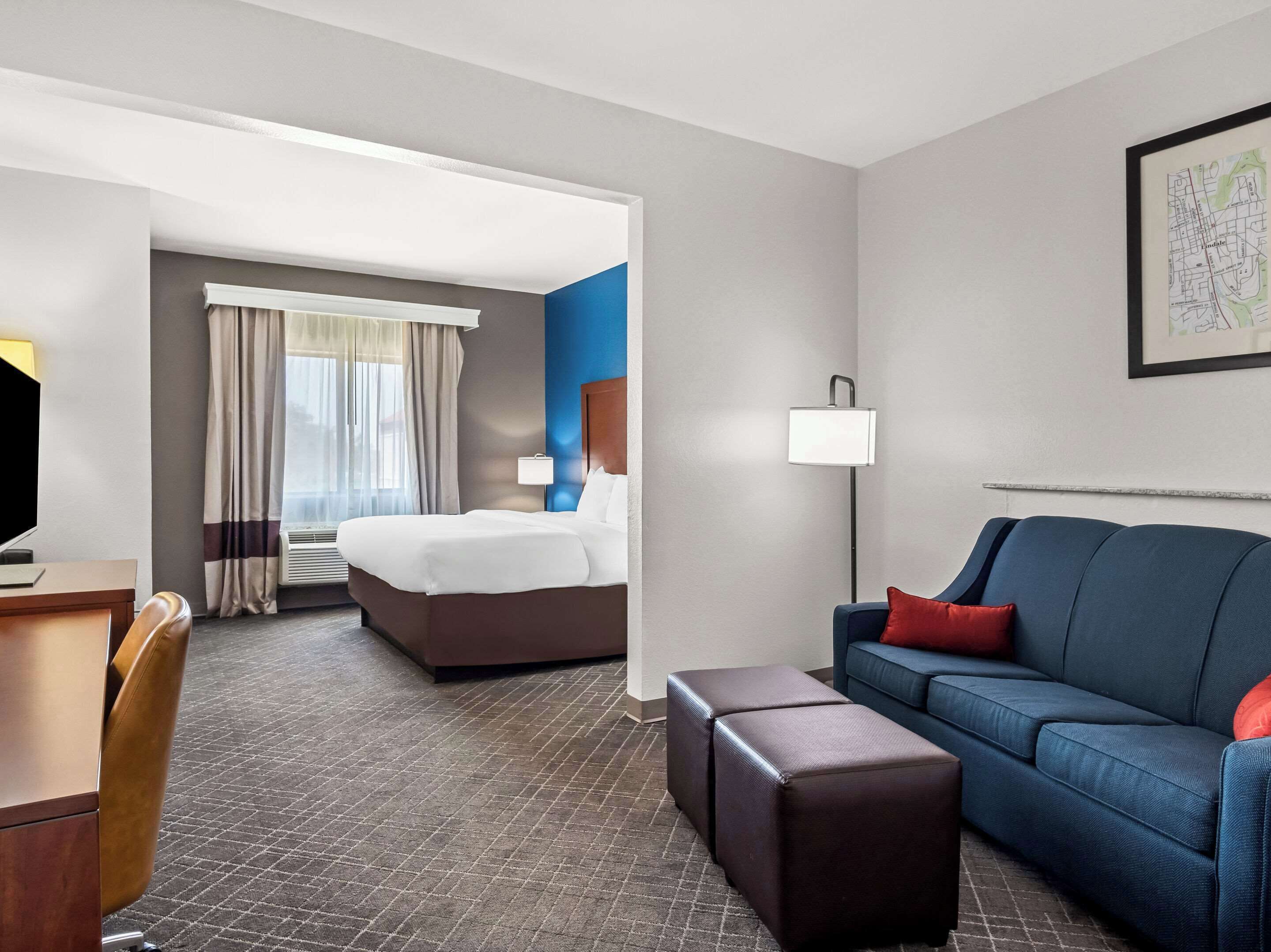 suite, non smoking | premium bedding, desk, iron/ironing board, free cots/infant beds