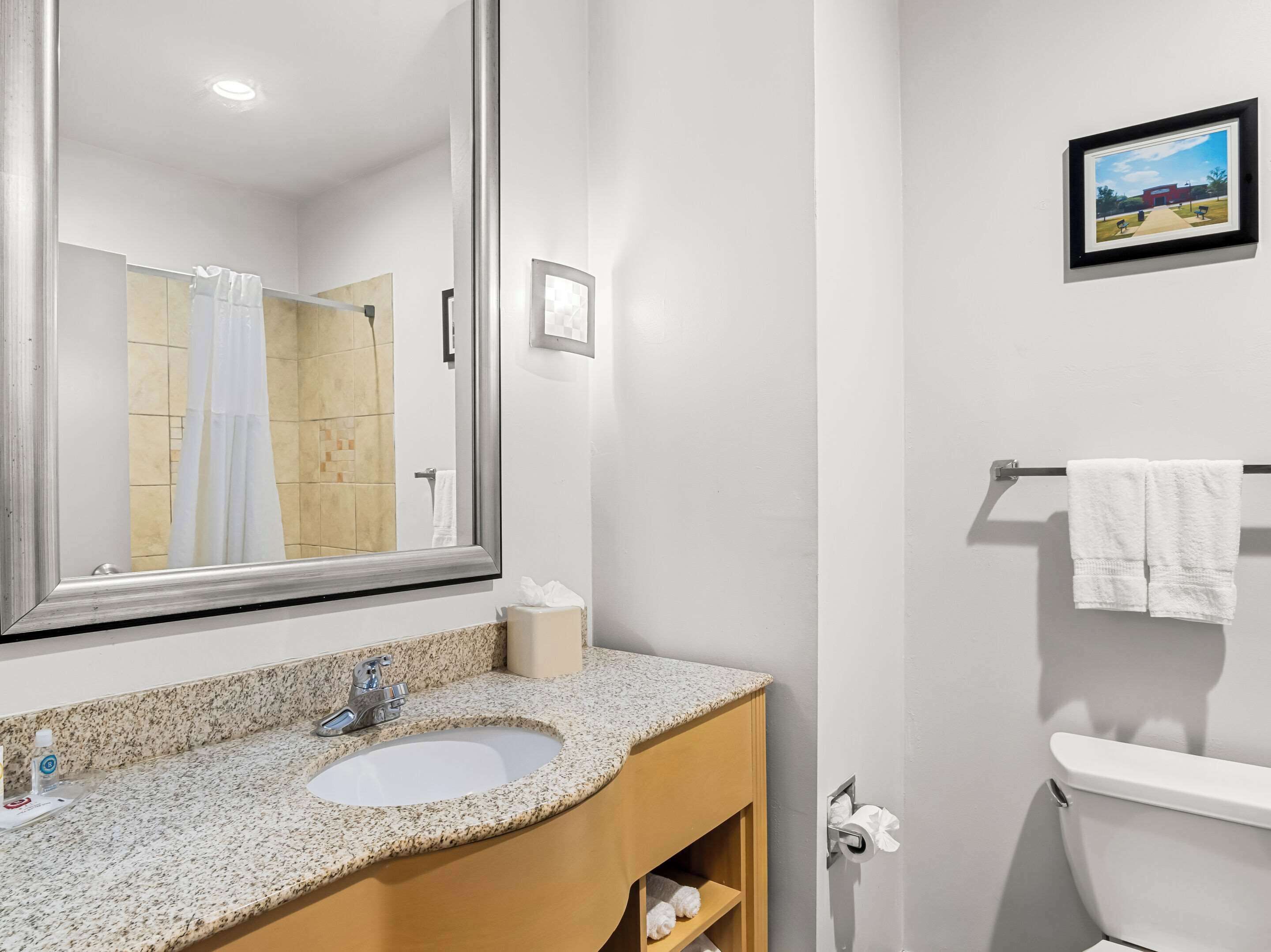 suite, non smoking | premium bedding, desk, iron/ironing board, free cots/infant beds