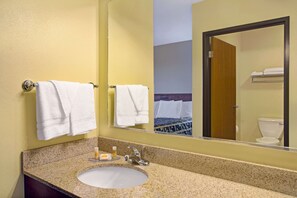 Combined shower/bathtub, designer toiletries, hair dryer, towels - Days Inn by Wyndham Brigham City (Brigham City)