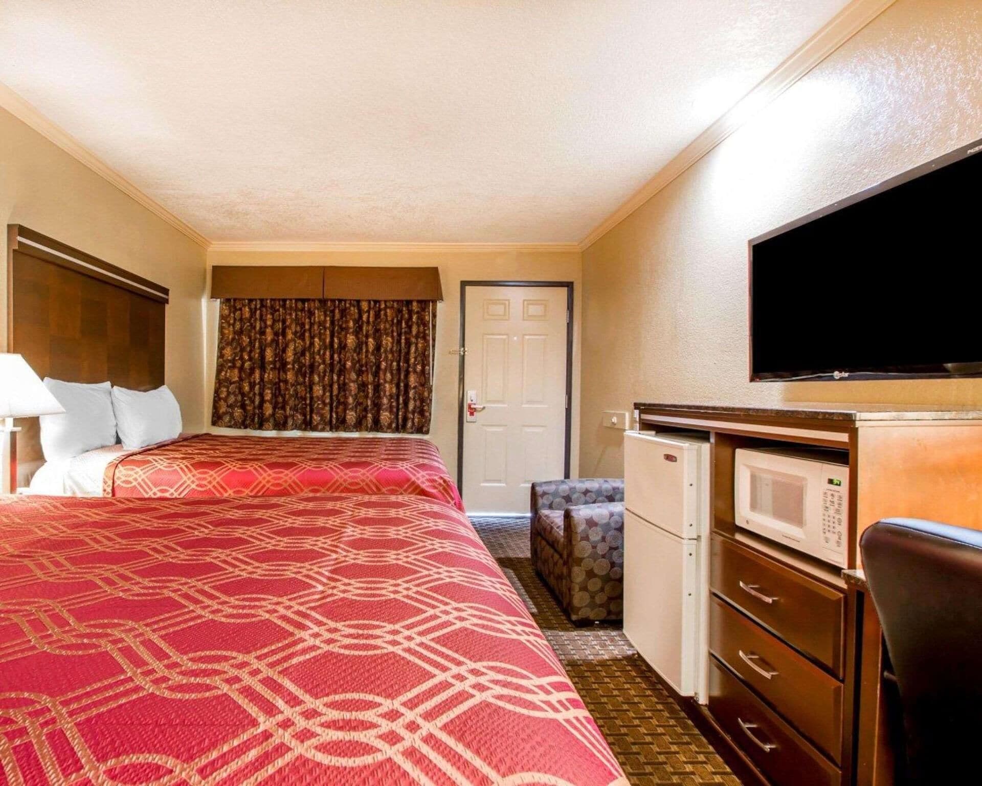 Desk, blackout drapes, iron/ironing board, free WiFi