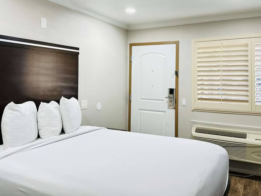 Room, 1 Queen Bed, Non Smoking