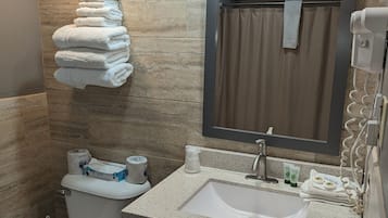 Traditional Room, 1 King Bed with Sofa bed | Bathroom