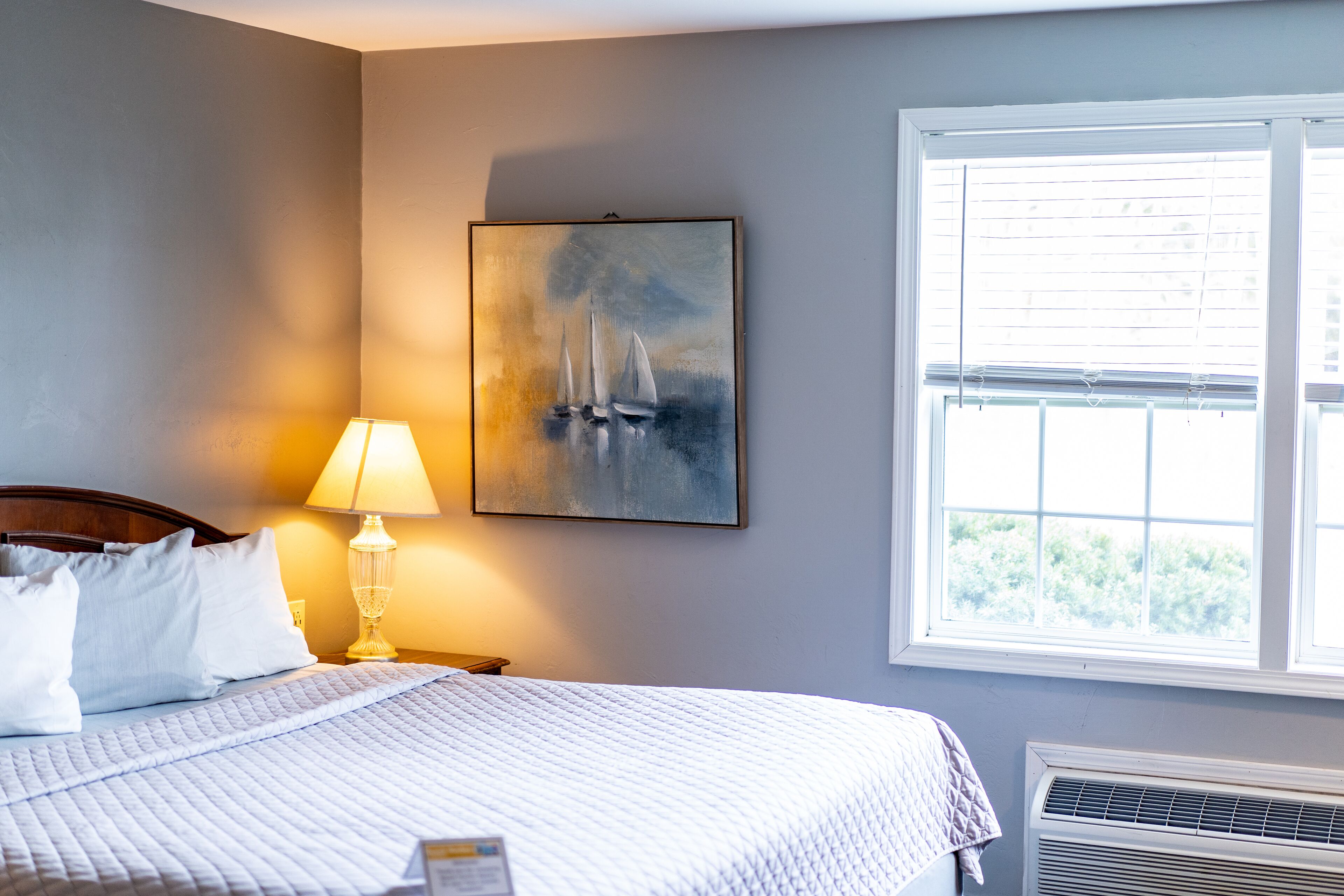 Traditional Room, 1 King Bed | Individually furnished, free WiFi, bed sheets