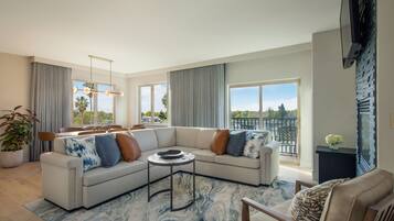 Egyptian cotton sheets, premium bedding, down duvets, pillow-top beds