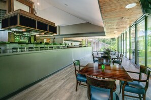Bar (on property) - Crowne Plaza Atlanta SW - Peachtree City by IHG (Peachtree City)