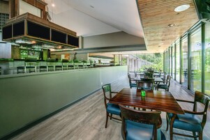 Bar (en la propiedad)