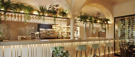 2 restaurants, breakfast, lunch, dinner served; Mediterranean cuisine