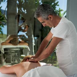 Couples treatment room(s), sauna, hot tub, steam room, body treatments