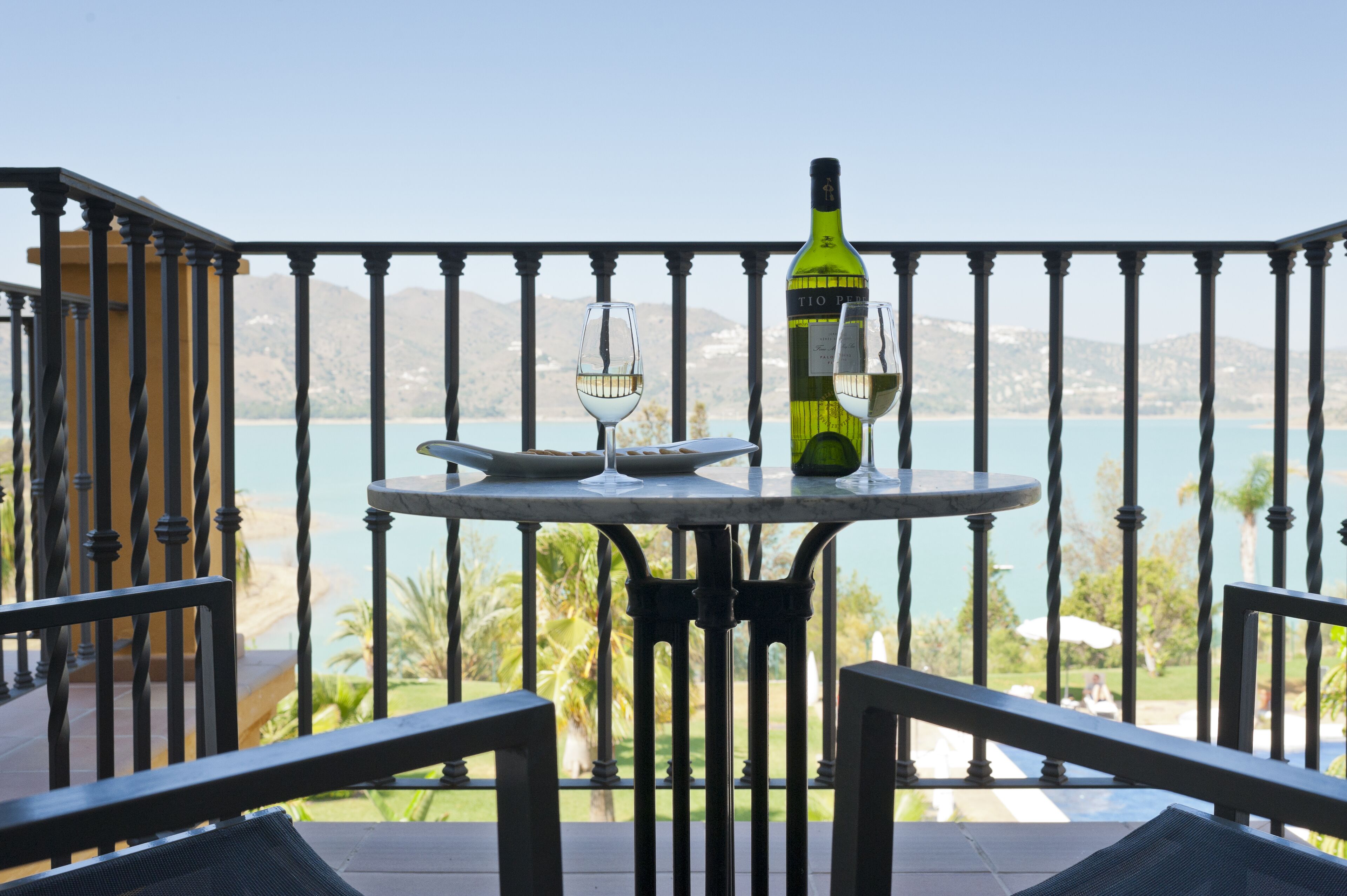 suite seleccion | hypo-allergenic bedding, minibar, in-room safe, blackout curtains