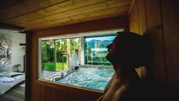Couples treatment rooms, sauna, hot tub, steam room, body treatments