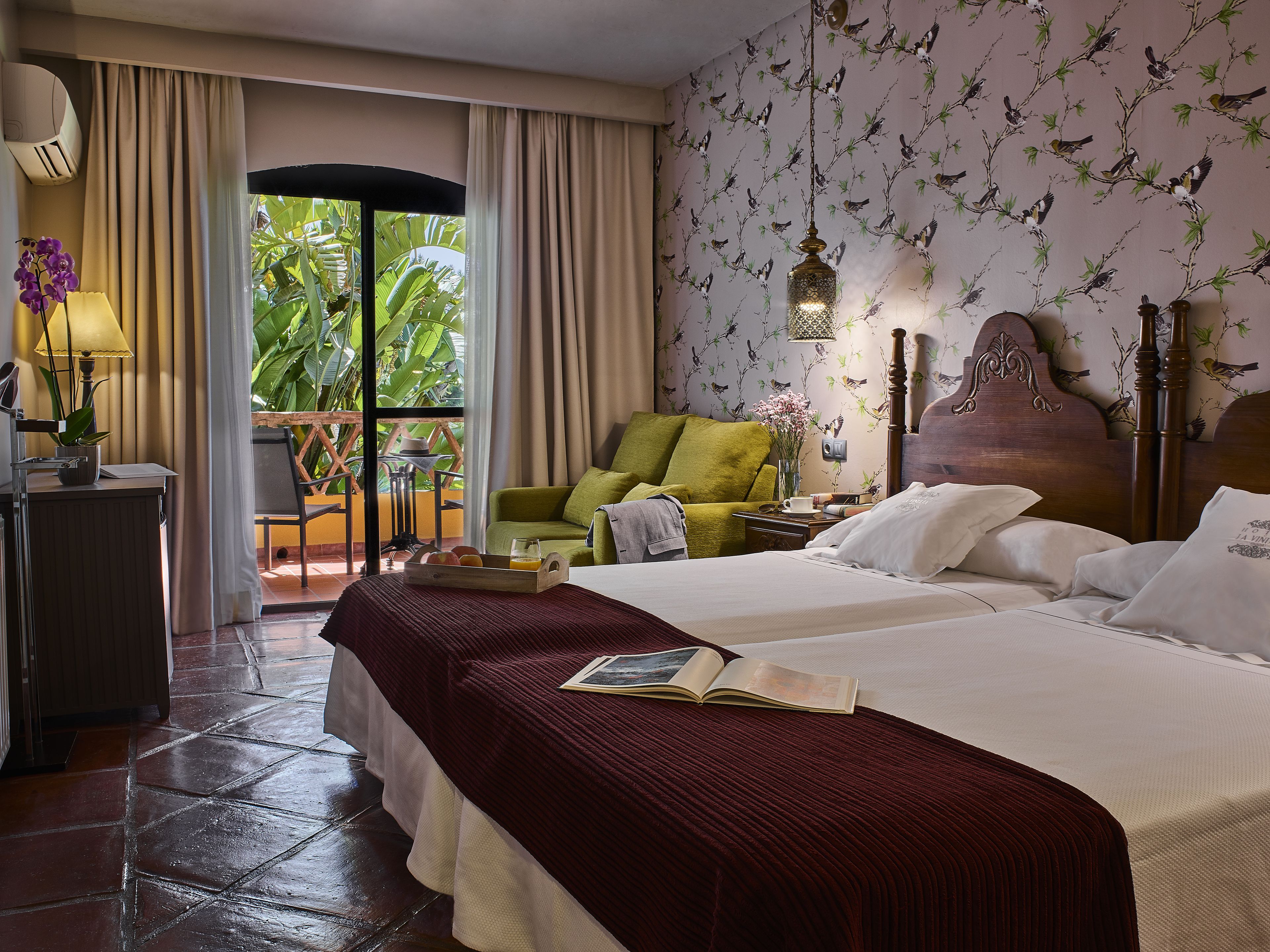 hypo-allergenic bedding, minibar, in-room safe, blackout curtains