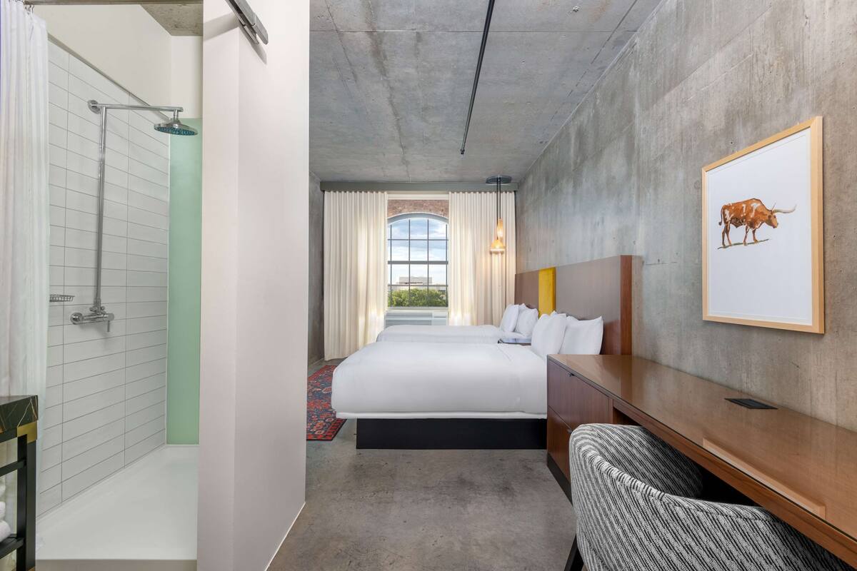 egyptian cotton sheets, premium bedding, pillow-top beds, in-room safe