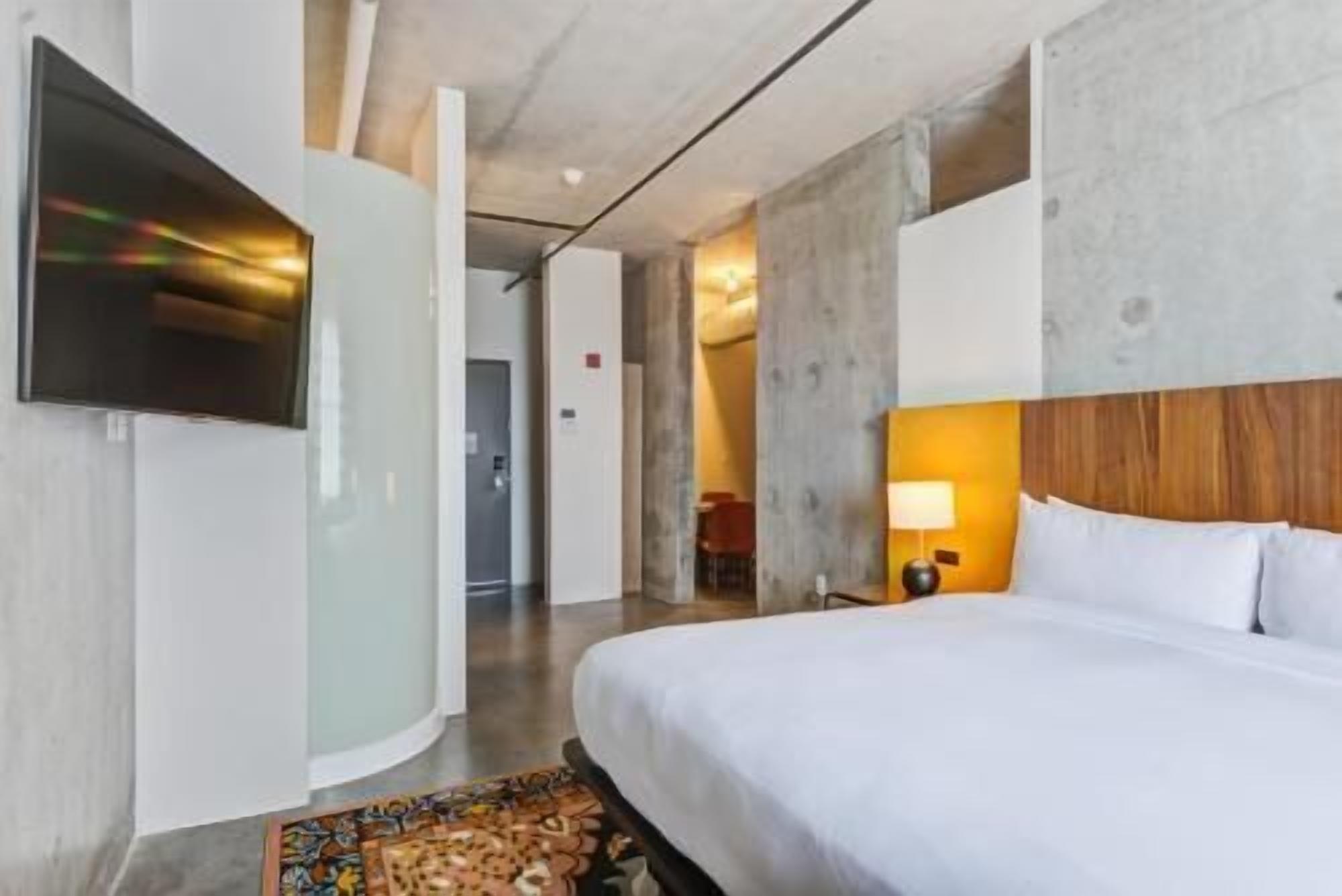 Egyptian cotton sheets, premium bedding, pillowtop beds, in-room safe