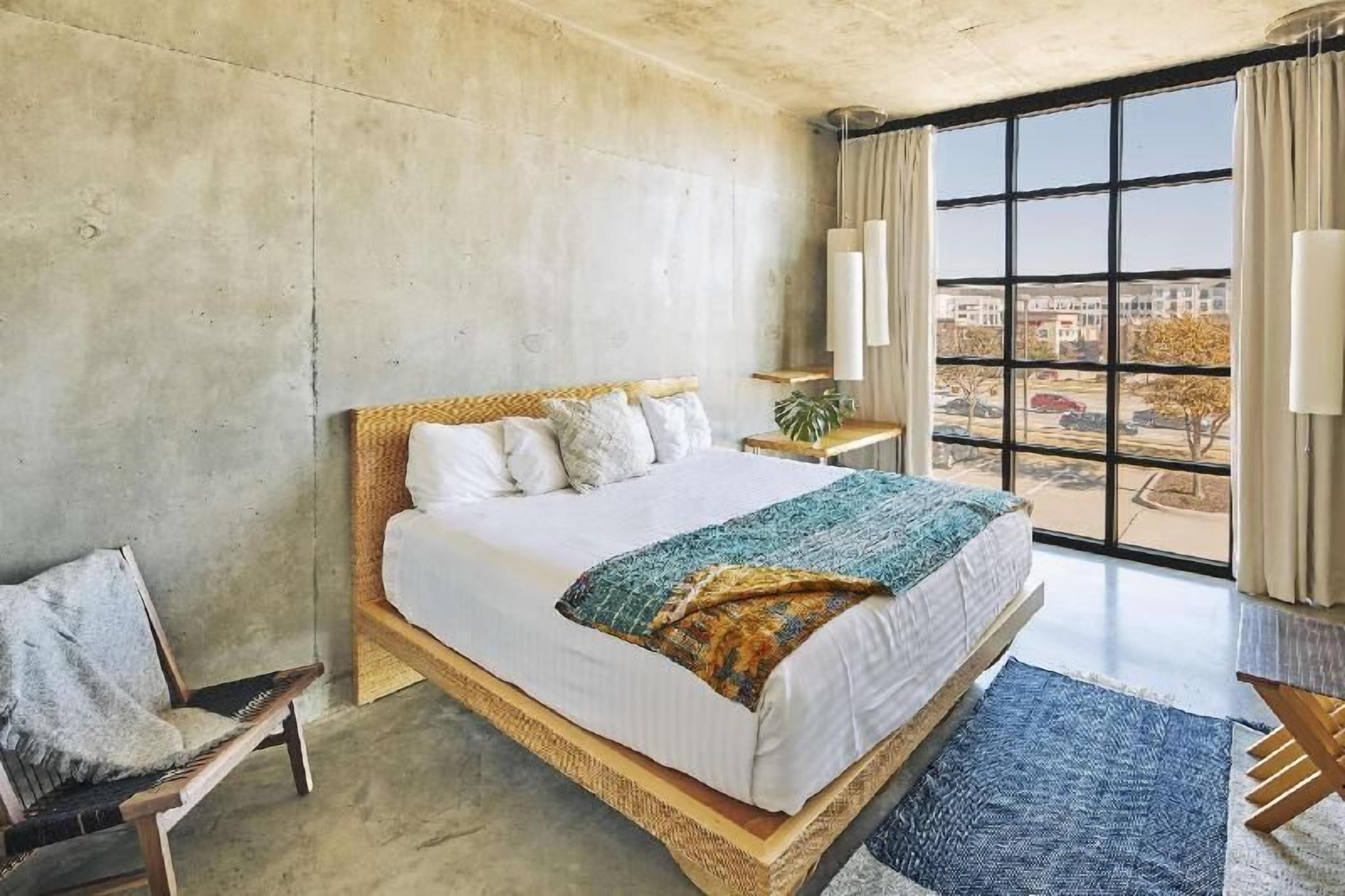 Egyptian cotton sheets, premium bedding, pillowtop beds, in-room safe