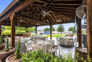 Udendørs bryllupsområde