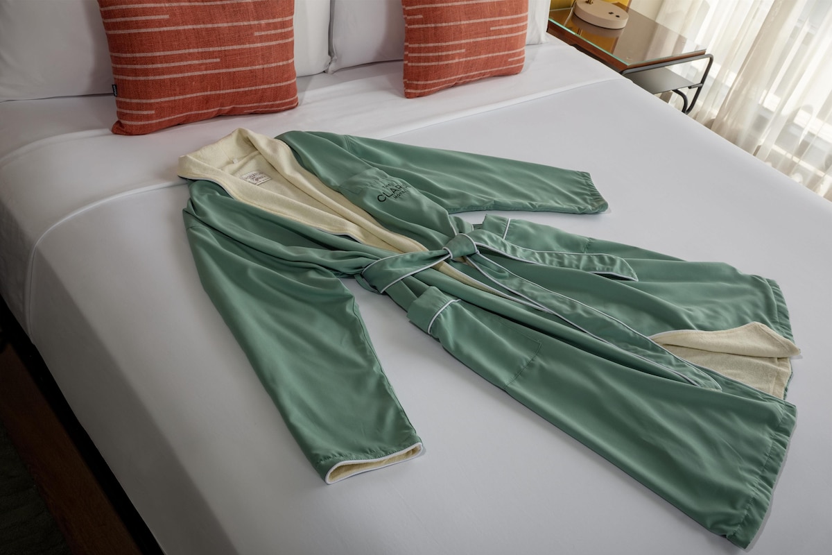 Egyptian cotton sheets, premium bedding, pillowtop beds, in-room safe
