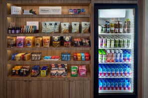 Snack bar - The Clara Hotel Plano Tapestry Collection by Hilton (Plano)