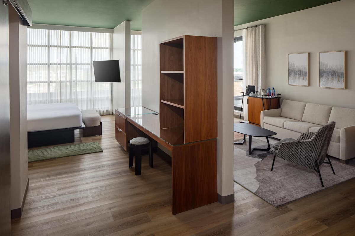 Presidential Suite, 1 King Bed | Egyptian cotton sheets, premium bedding, pillowtop beds, in-room safe