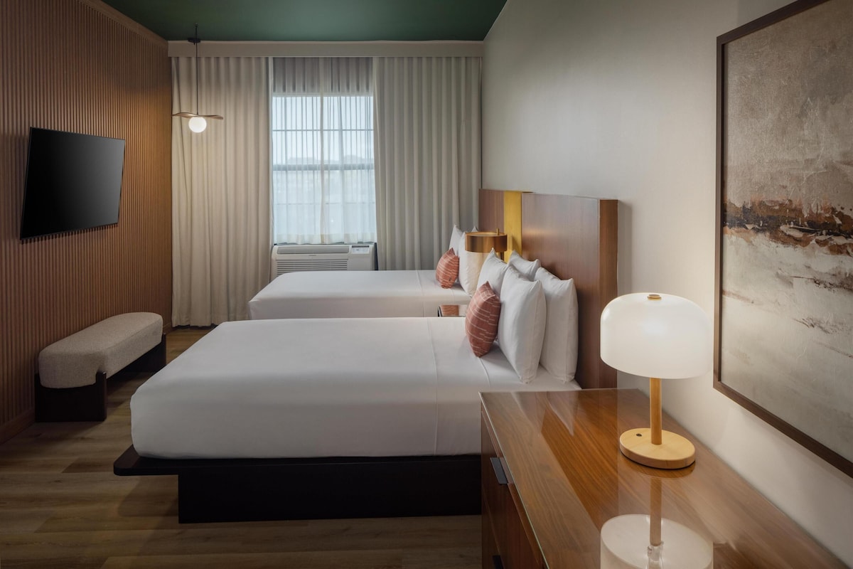 Egyptian cotton sheets, premium bedding, pillowtop beds, in-room safe