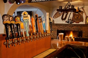 Bar (on property) - Crystal Mountain Hotels (Enumclaw)