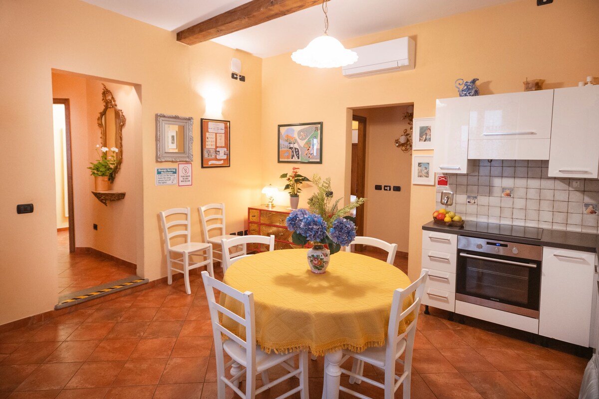 Family Apartment, 3 Bedrooms | Private kitchen | Electric kettle, highchair