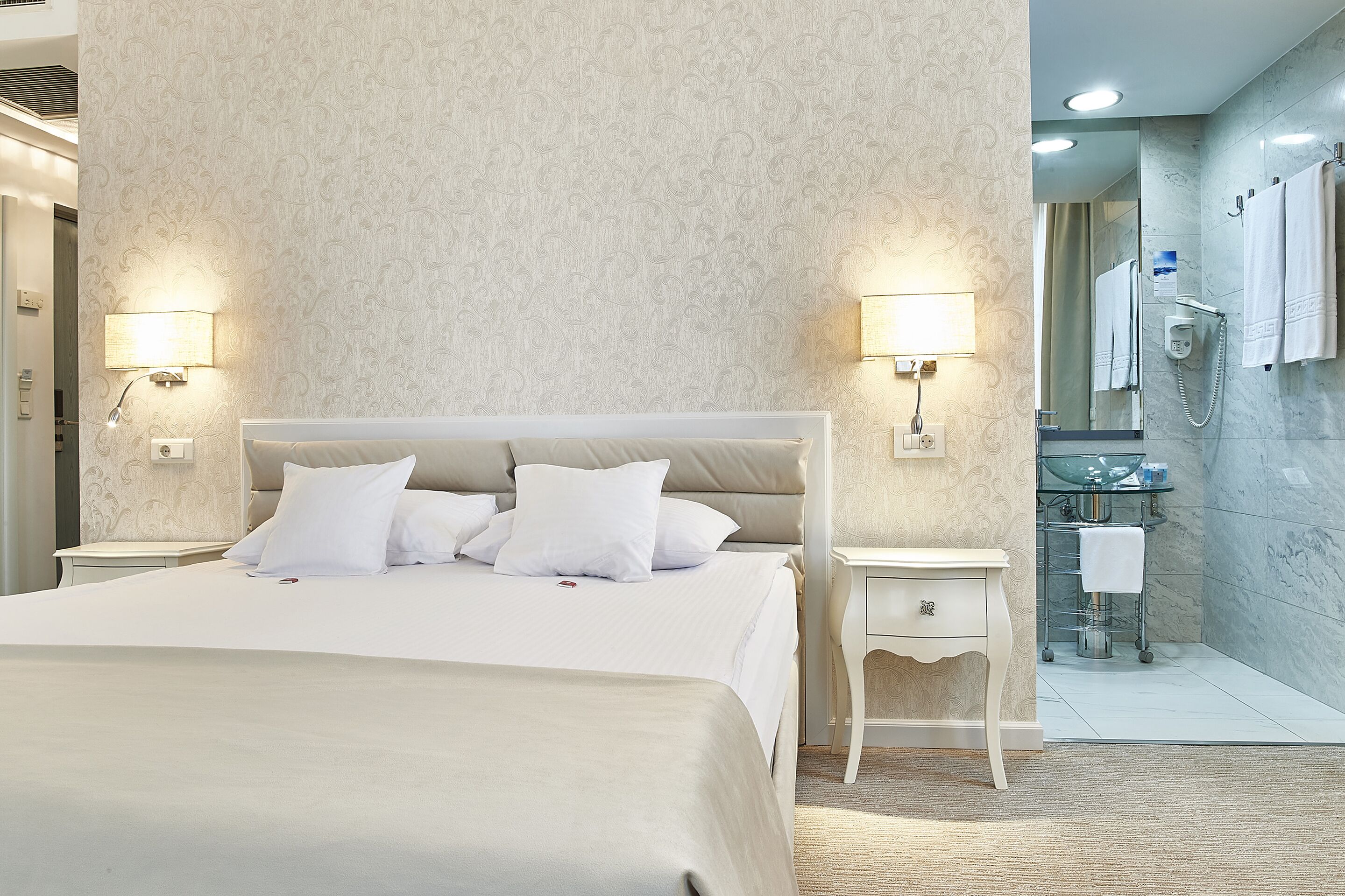 deluxe double room with sofa, mountain view | 1 bedroom, minibar, in-room safe, desk