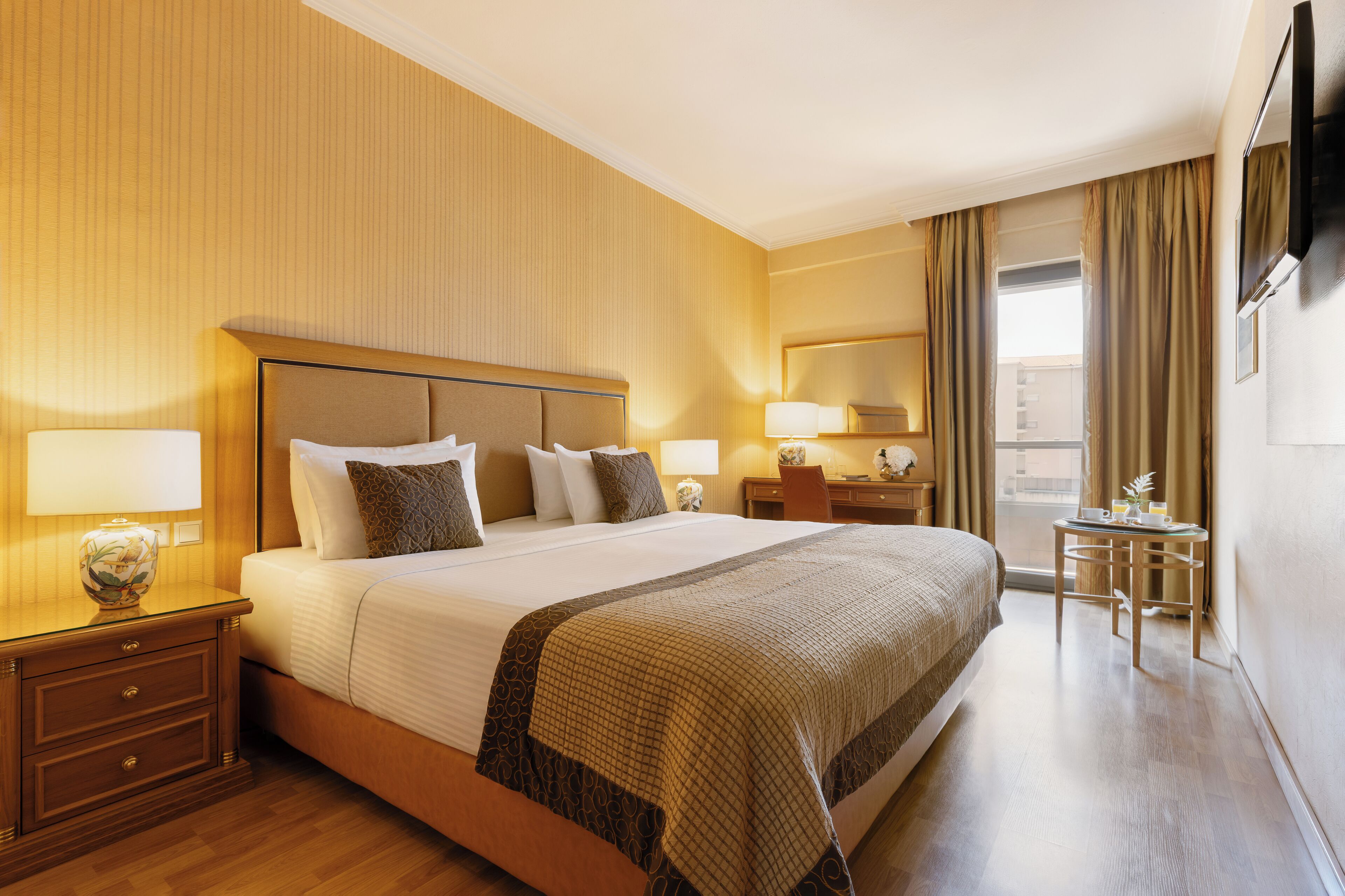 Family Suite | Hypo-allergenic bedding available, minibar, in-room safe, desk