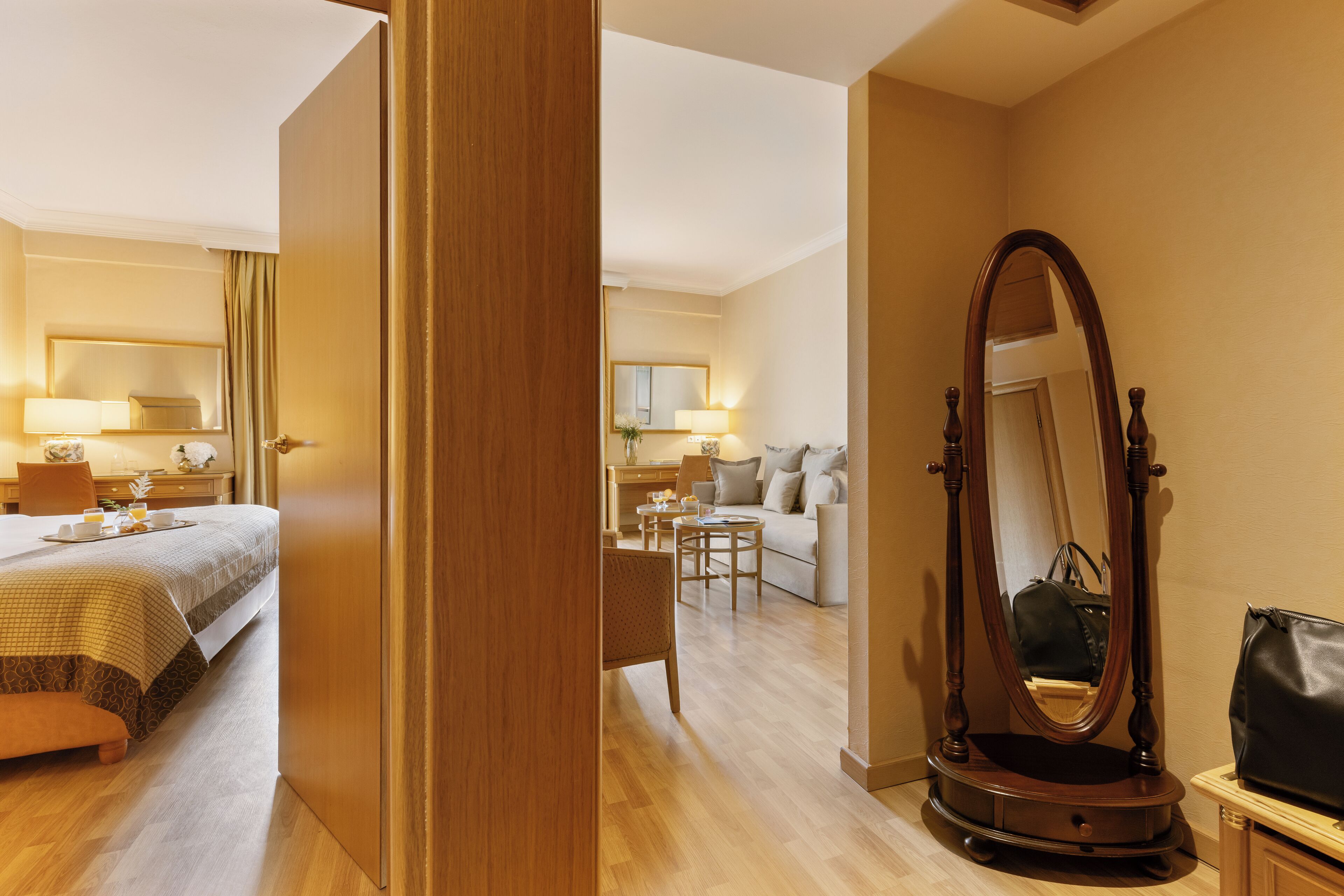 Family Suite | Hypo-allergenic bedding, minibar, in-room safe, desk