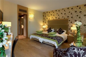 Ropa de cama hipoalergénica y minibar