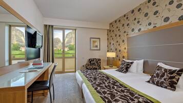 Allergitestet sengetøy, minibar, skrivebord og skrivebord for bærbar PC