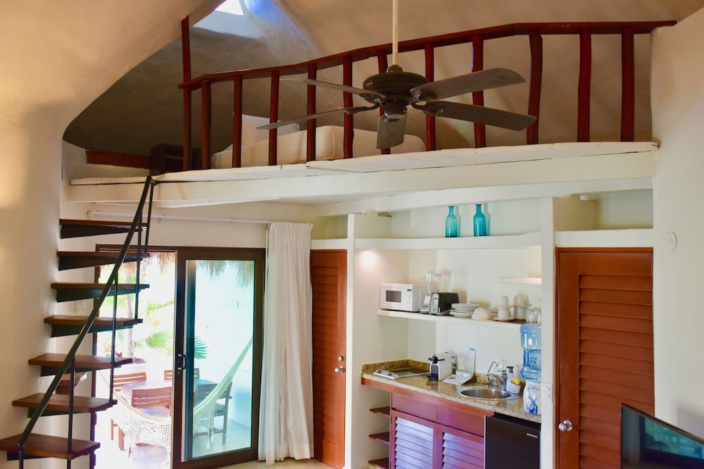 Playa Palms Beach Hotel by null