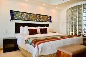 Habitación familiar | Ropa de cama de alta calidad y caja de seguridad en la habitación 