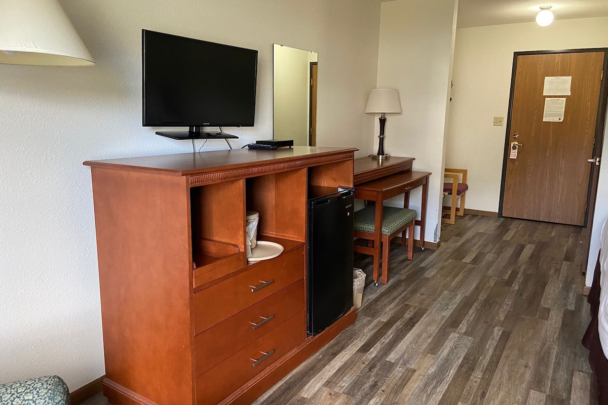 Zimmer, 1 King-Bett und Schlafsofa