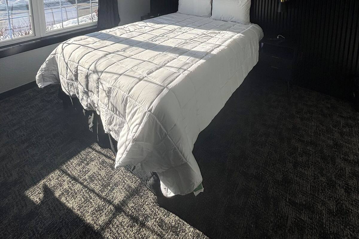 Luxury Suite | Desk, laptop workspace, WiFi (free), individually furnished
