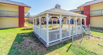 Castle Inn & Suites By OYO Chickasha