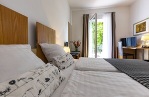 Hypo-allergenic bedding, minibar, in-room safe, individually decorated - Dom Hotel Augsburg (Augsburg)