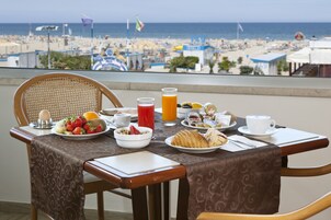 Free daily local cuisine breakfast