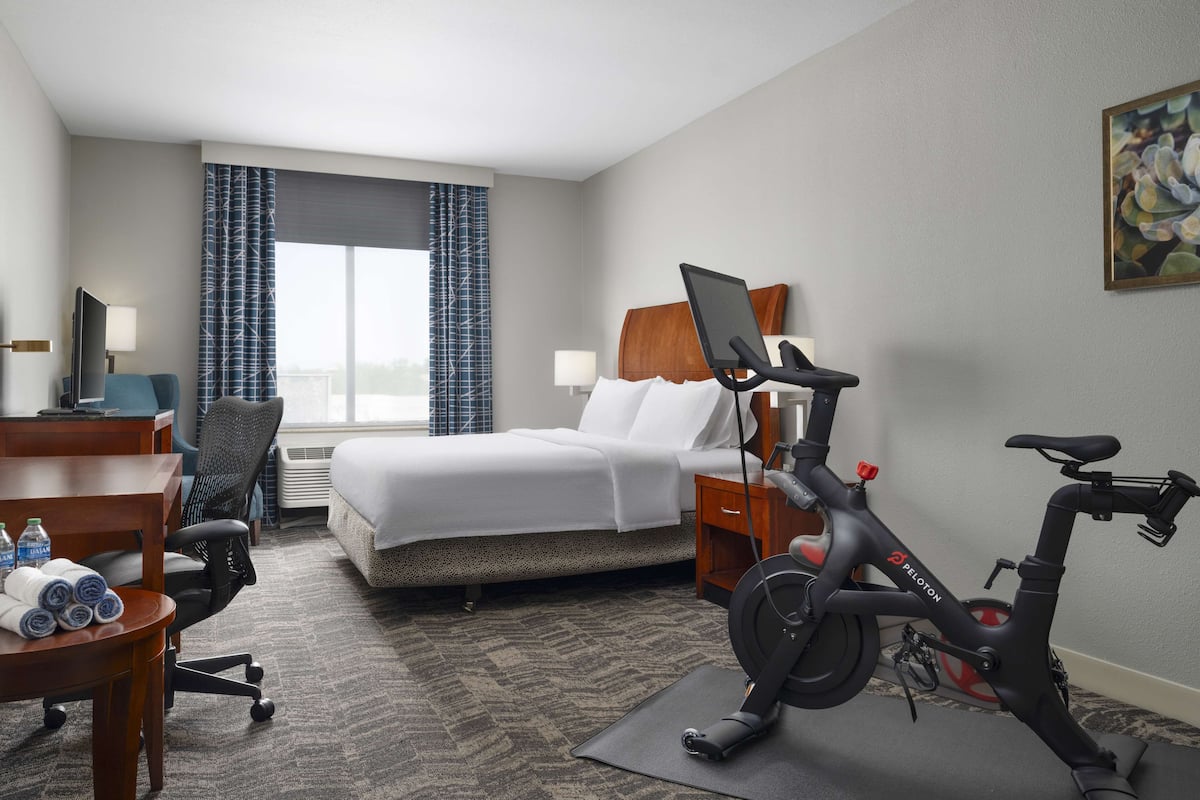 room, 1 king bed | premium bedding, desk, laptop workspace, blackout curtains