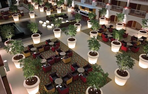 Lobby lounge - HoteLumiere at the Arch - A Caesars Rewards Destination (St. Louis)