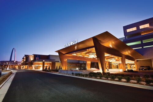 HoteLumiere at the Arch - A Caesars Rewards Destination