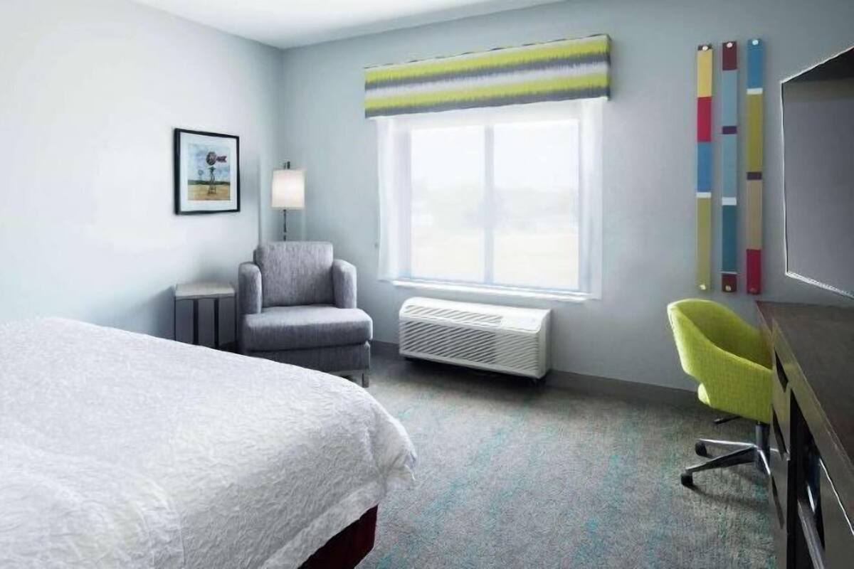 Premium bedding, pillow-top beds, in-room safe, desk