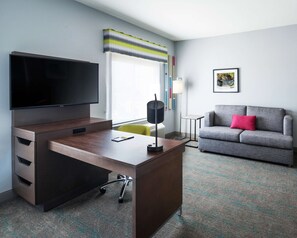 King Studio w/sofabed | Premium bedding, pillowtop beds, in-room safe, desk - Hampton Inn & Suites Lubbock Southwest (Lubbock)
