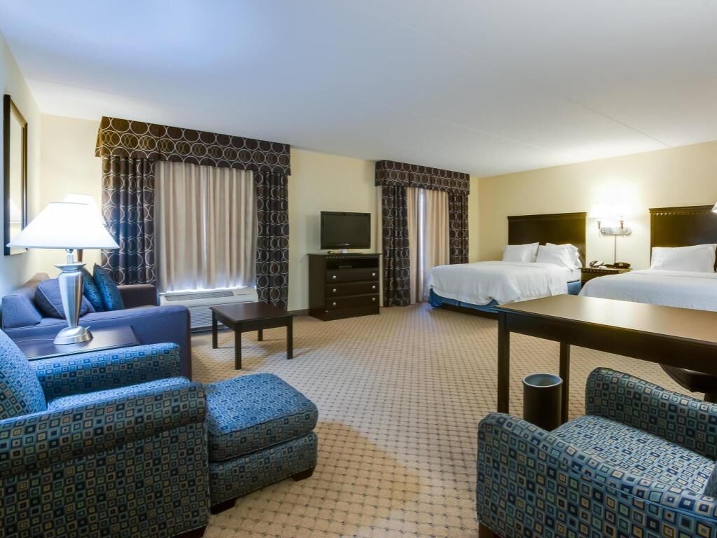 Premium bedding, in-room safe, desk, blackout curtains
