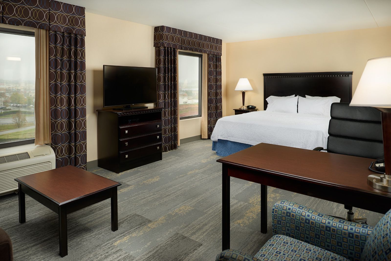 Premium bedding, in-room safe, desk, blackout curtains