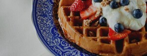 Free daily buffet breakfast